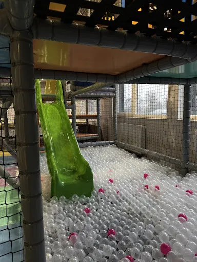 Dobre Miejsce - Bawialnia i Kawiarnia